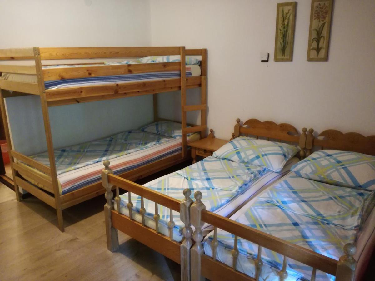 מלון שיופוק Polski Dom Wczasowy Nad Balatonem מראה חיצוני תמונה